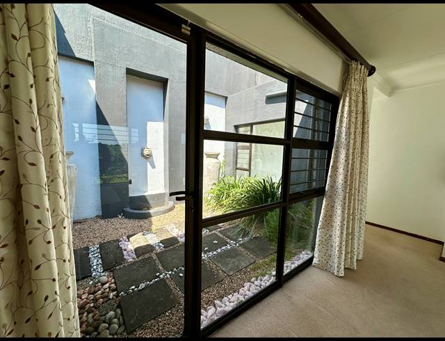 4 BEDROOM HOUSE FOR SALE IN MEER EN SEE